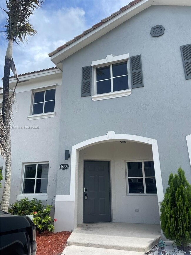 property at 1636 SE 30th St