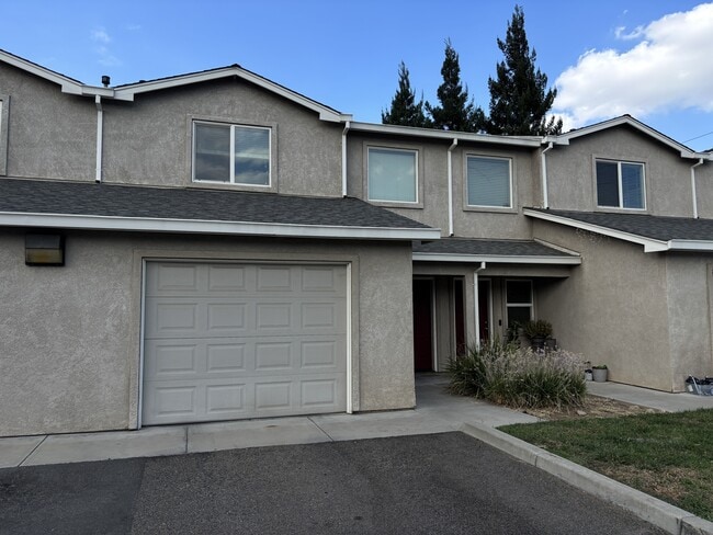 3317 Carver Rd in Modesto, CA - Building Photo - Building Photo