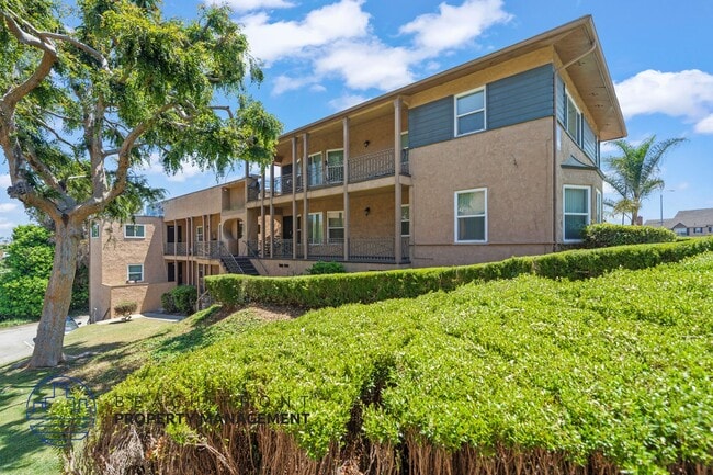 5626-5628 Edgemar Ave.