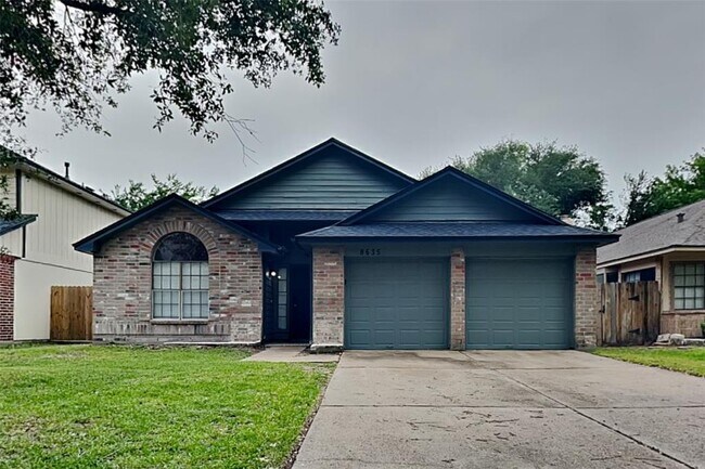 8635 Spring Green Dr