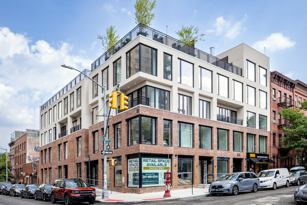 303-311 Wythe Avenue in Brooklyn, NY - Building Photo