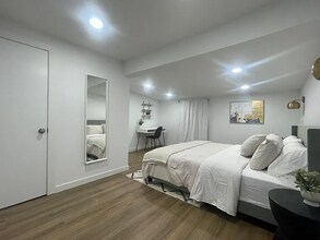 3730 SW 99th St in Seattle, WA - Building Photo - Building Photo