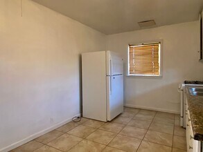 215 W Haloid Ave in Ridgecrest, CA - Building Photo - Building Photo