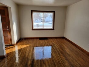 2012 Oakland Pkwy in Lima, OH - Building Photo - Building Photo