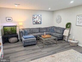 14491 Black Horse Ct in Centreville, VA - Building Photo