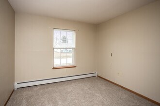 Fox Meadow Senior Apartments in Evansdale, IA - Building Photo - Interior Photo