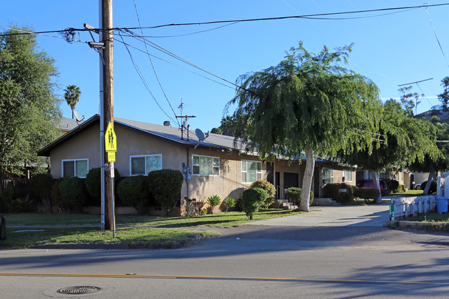 1434-1444 S Juniper St in Escondido, CA - Building Photo - Building Photo