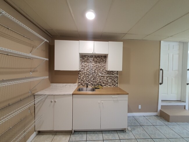 2647 Independence Ave, Unit 2 in Huntington Park, CA - Building Photo - Building Photo