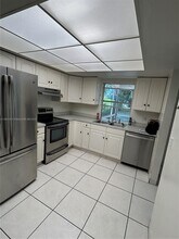 7262 SW 1st St in Margate, FL - Building Photo - Building Photo