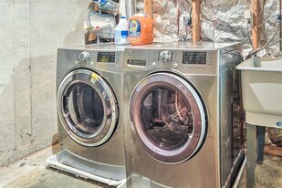 4 Regalwood Terrace in Burtonsville, MD - Building Photo