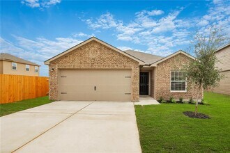 100 Dupont Pass in Jarrell, TX - Building Photo - Building Photo