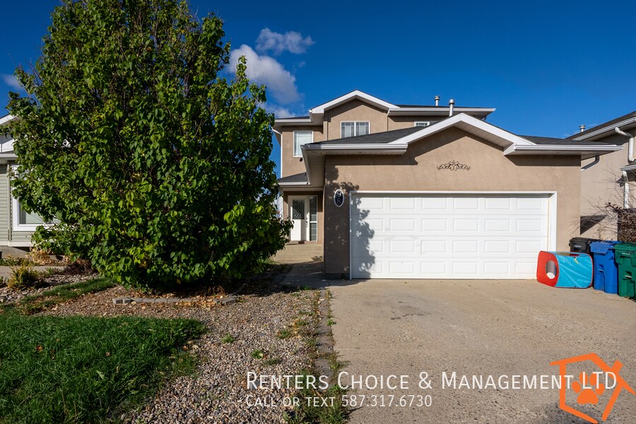 98 Peigan Ct W in Lethbridge, AB - Building Photo