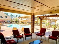 Pool Lounge - Longleaf Pines Apartamentos in Mobile, Alabama
