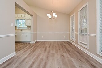 5815 Mistyview Dr in Rex, GA - Building Photo - Building Photo