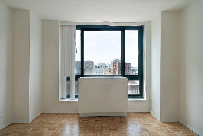 1 Irving Pl in New York, NY - Building Photo - Building Photo