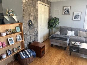 527 E 3rd St, Unit 2R in Boston, MA - Building Photo - Building Photo