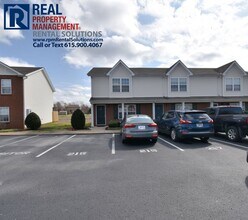 215 Indian Park Dr in Murfreesboro, TN - Building Photo - Building Photo