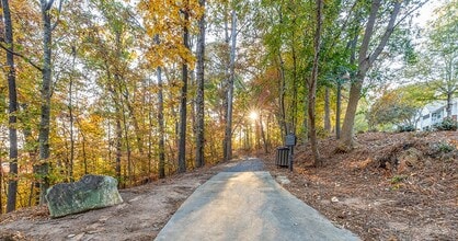 The Adair Apartment Homes in Sandy Springs, GA - Foto de edificio - Building Photo