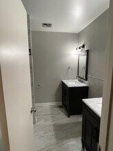 851 Vestavia Villa Ct, Unit B in Vestavia, AL - Foto de edificio - Building Photo