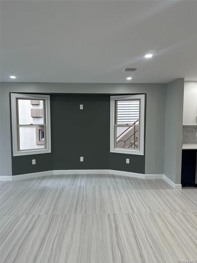 233 E Fulton St in Long Beach, NY - Building Photo - Building Photo