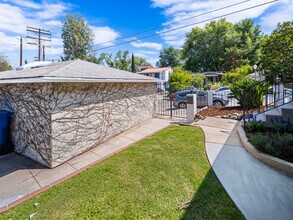 2811 Angus St in Los Angeles, CA - Foto de edificio - Building Photo
