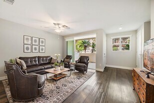 4412 Paxton Pl in Calabasas, CA - Building Photo