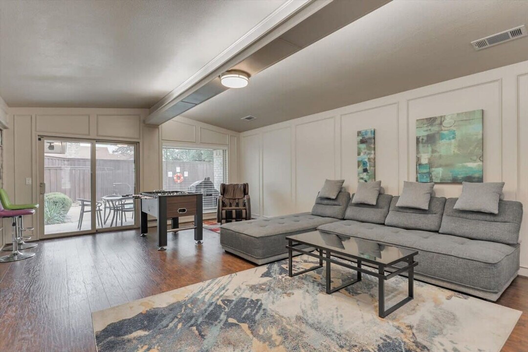 2116 Newcastle Cir in Plano, TX - Building Photo