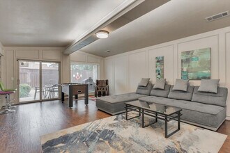 2116 Newcastle Cir in Plano, TX - Building Photo - Building Photo