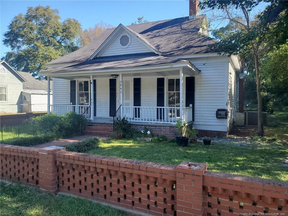 3947 Stone St in Hope Mills, NC - Building Photo