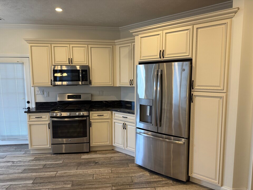 208 Adams Pointe Blvd in Mars, PA - Building Photo