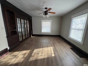 2403 N Peoria Ave in Peoria, IL - Building Photo - Building Photo