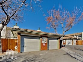 977 Boxcar Ln in Sparks, NV - Building Photo