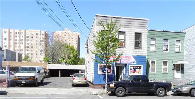 422-426 61st St in West New York, NJ - Building Photo