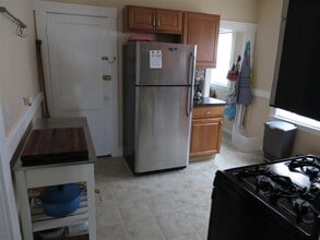 12 Silvey Pl, Unit 1 in Somerville, MA - Building Photo - Building Photo