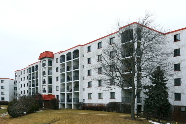 Plum Creek in Wheeling, IL - Building Photo - Building Photo