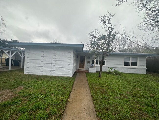 606 Wilshire Pl in Corpus Christi, TX - Building Photo - Building Photo