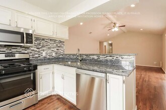 1820 Eagle Dr in League City, TX - Foto de edificio - Building Photo