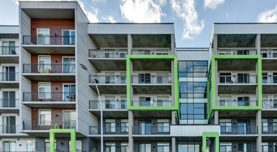 Vibe Lofts in Edmonton, AB - Building Photo