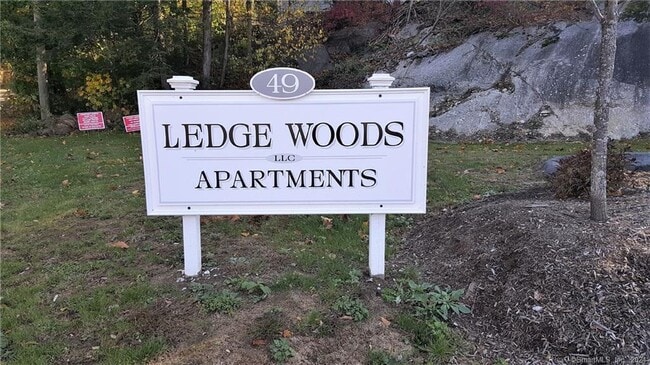 49 Taylor Ave in Bethel, CT - Building Photo - Building Photo