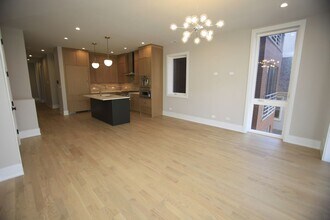 1029 N Winchester Ave in Chicago, IL - Building Photo - Building Photo