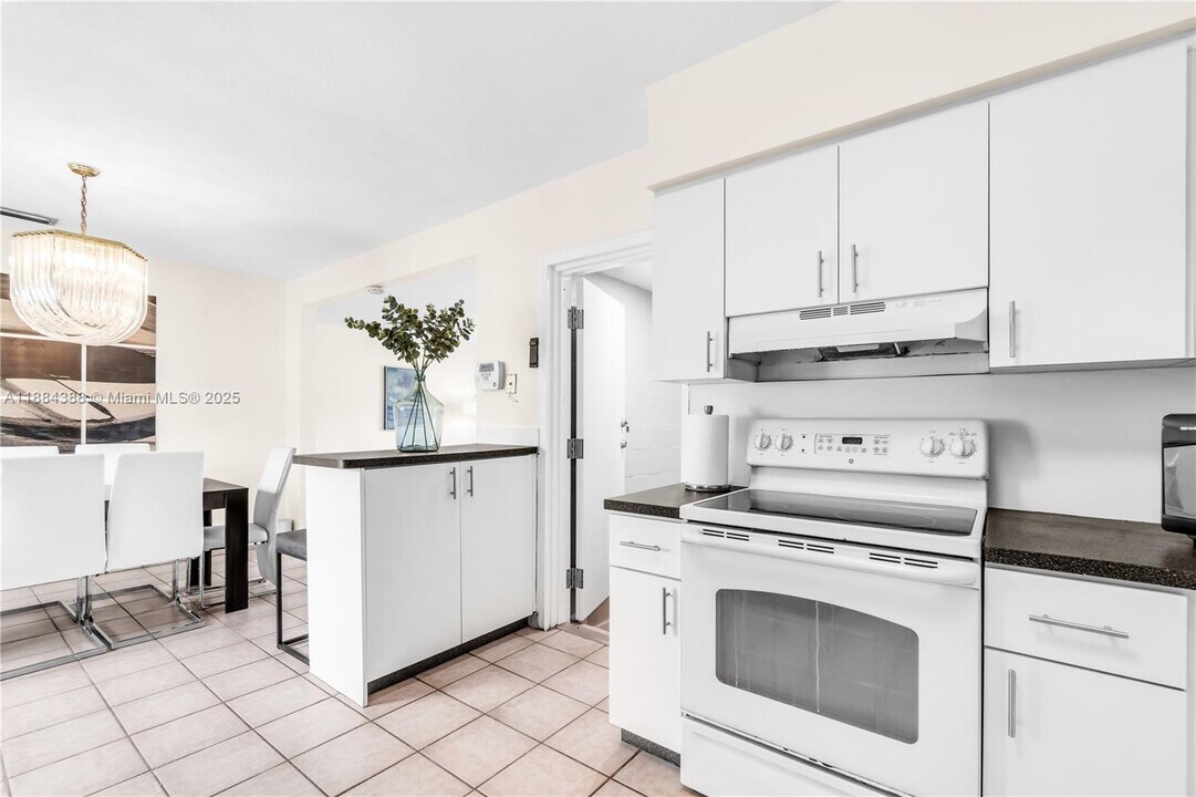 13405 NW 6th Ave in North Miami, FL - Building Photo