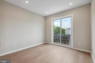 308 W Chelten Ave in Philadelphia, PA - Building Photo - Building Photo