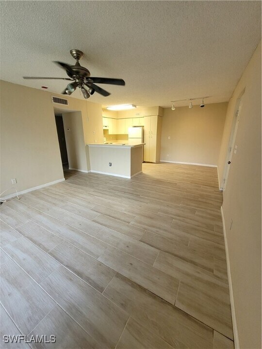 13521 Eagle Ridge Dr in Ft. Myers, FL - Building Photo