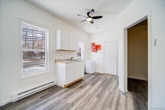 1256 North Ave in Beacon, NY - Building Photo - Building Photo