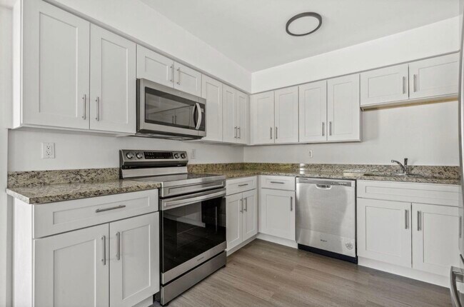 230 SW 13th Ave in Fort Lauderdale, FL - Foto de edificio - Building Photo