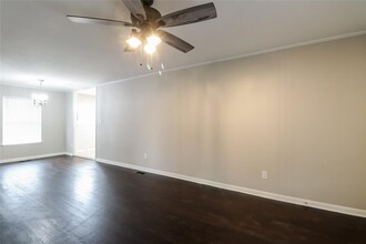 4921 N Woodward Ave in Oklahoma City, OK - Building Photo - Building Photo