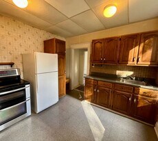 201 E 6th St in Alton, IL - Building Photo