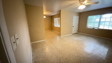 3330 NW 27th Ave in Gainesville, FL - Building Photo - Building Photo