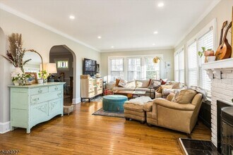 398 Elmwood Ave in Maplewood, NJ - Building Photo - Building Photo