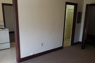 105 S Main St, Unit 5 in Oconto Falls, WI - Building Photo - Building Photo
